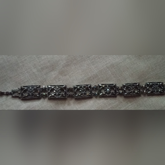 Vintage Monet Black Beaded Open Scroll Link Bracelet - Picture 2 of 5